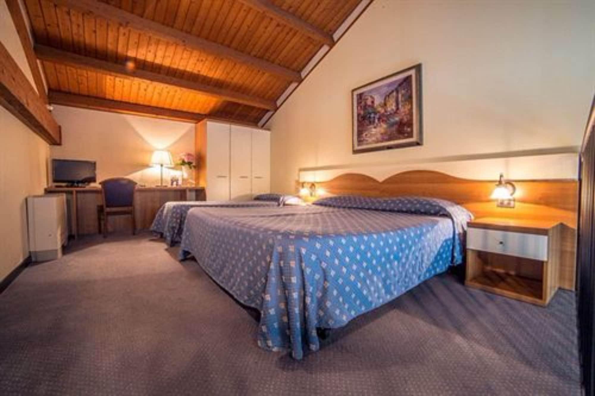 Hotel Eden Валеджо-суль-Минчо Экстерьер фото