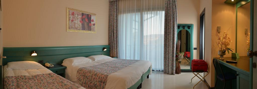 Hotel Eden Валеджо-суль-Минчо Экстерьер фото