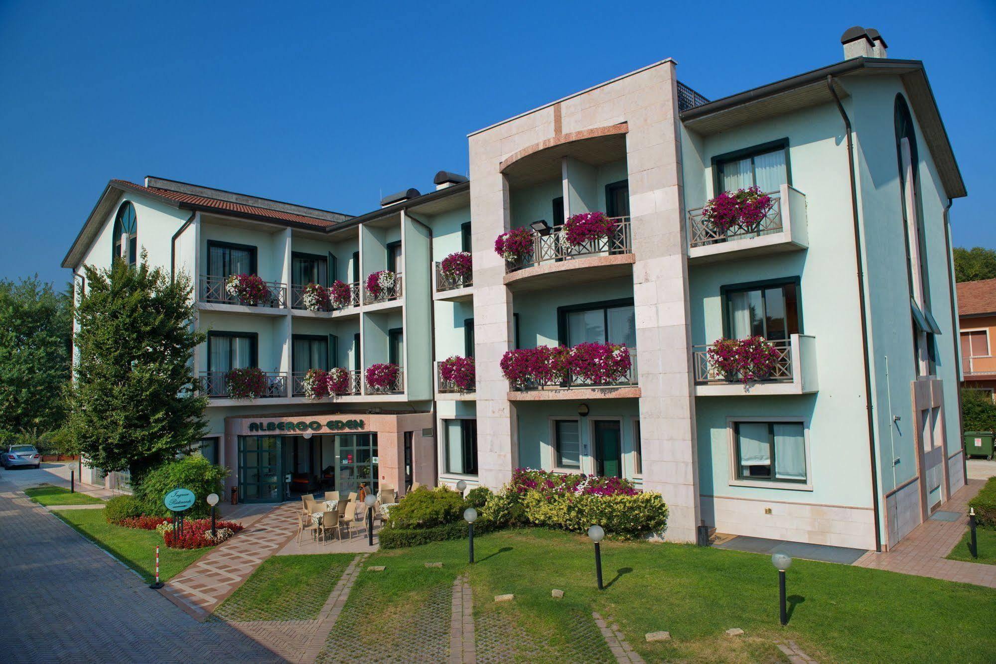 Hotel Eden Валеджо-суль-Минчо Экстерьер фото