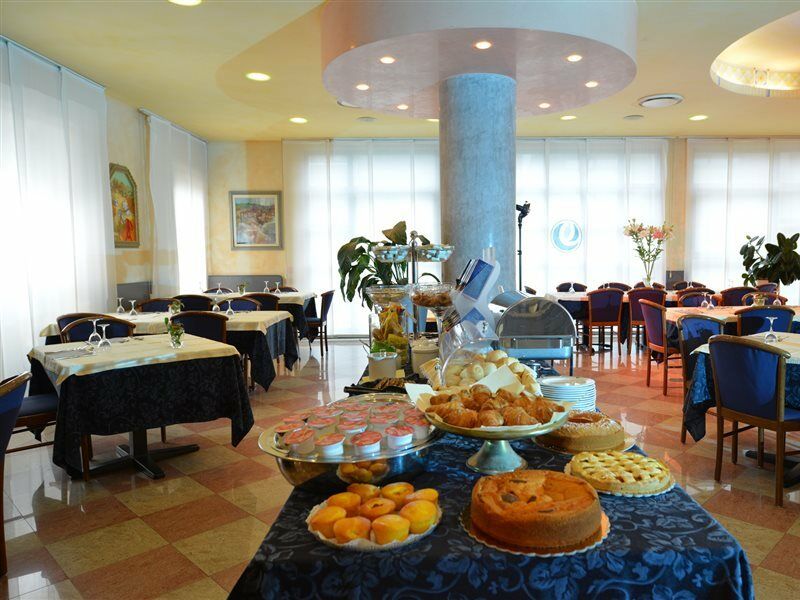 Hotel Eden Валеджо-суль-Минчо Экстерьер фото